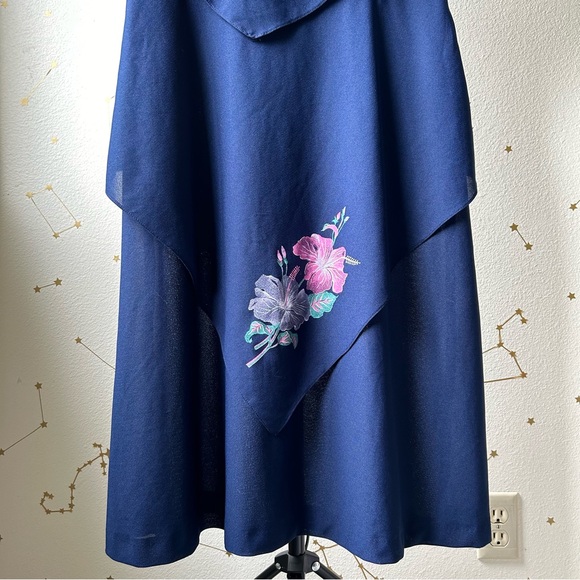 Vintage Gilberti Blue Capelet Midi Dress with Purple/Blue Floral Graphic 70s - Picture 3 of 6